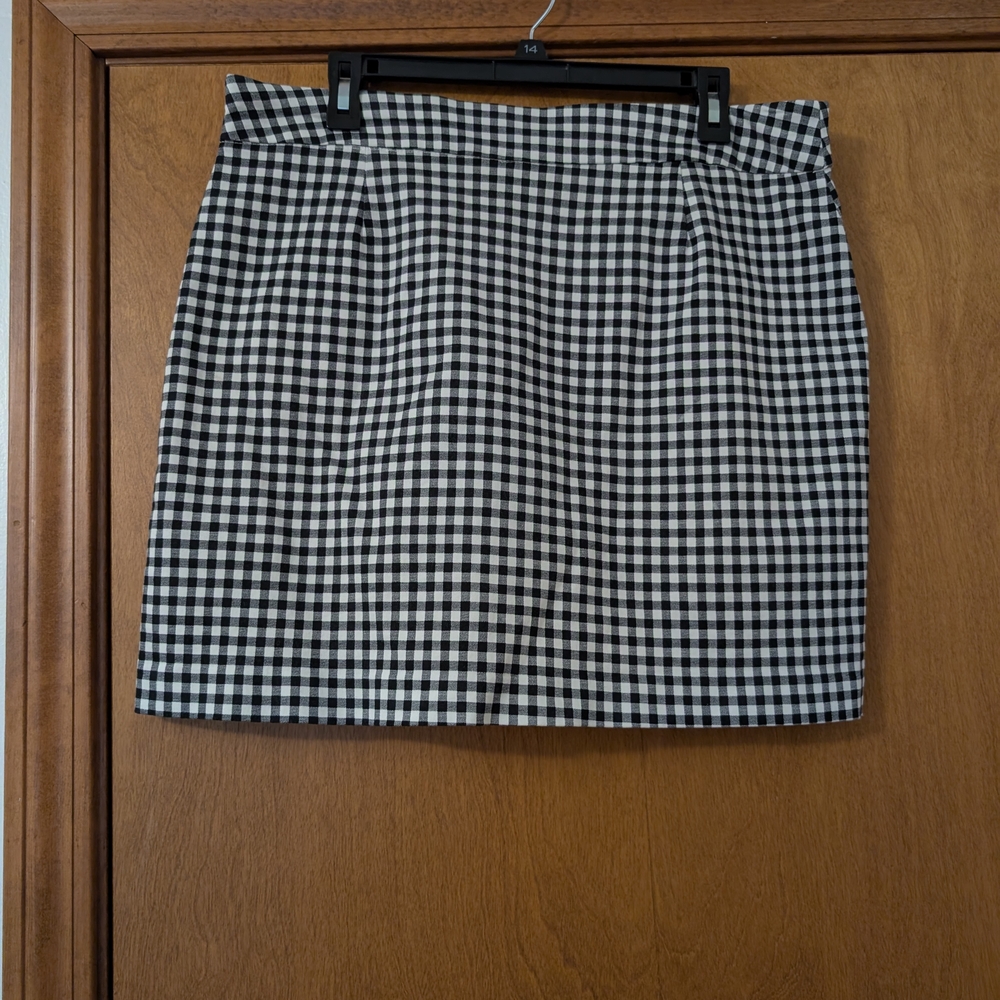 Classic Black and White Checkered Gingham Skort